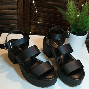 Madden Girl Chunky Platform Sandal Sz 10